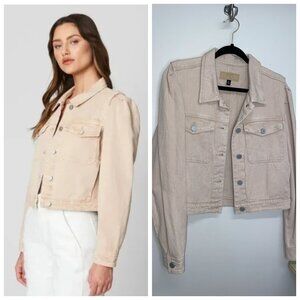 BlankNYC Beige Denim Jacket with Buttons and slim fit.